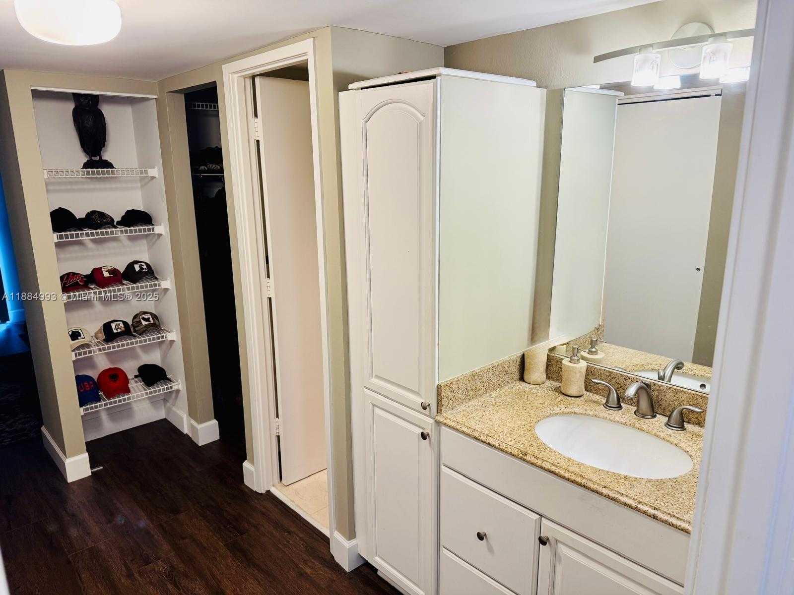 Small Image of 3701 NORTH COUNTRY CLUB DR #908, Aventura Number 14