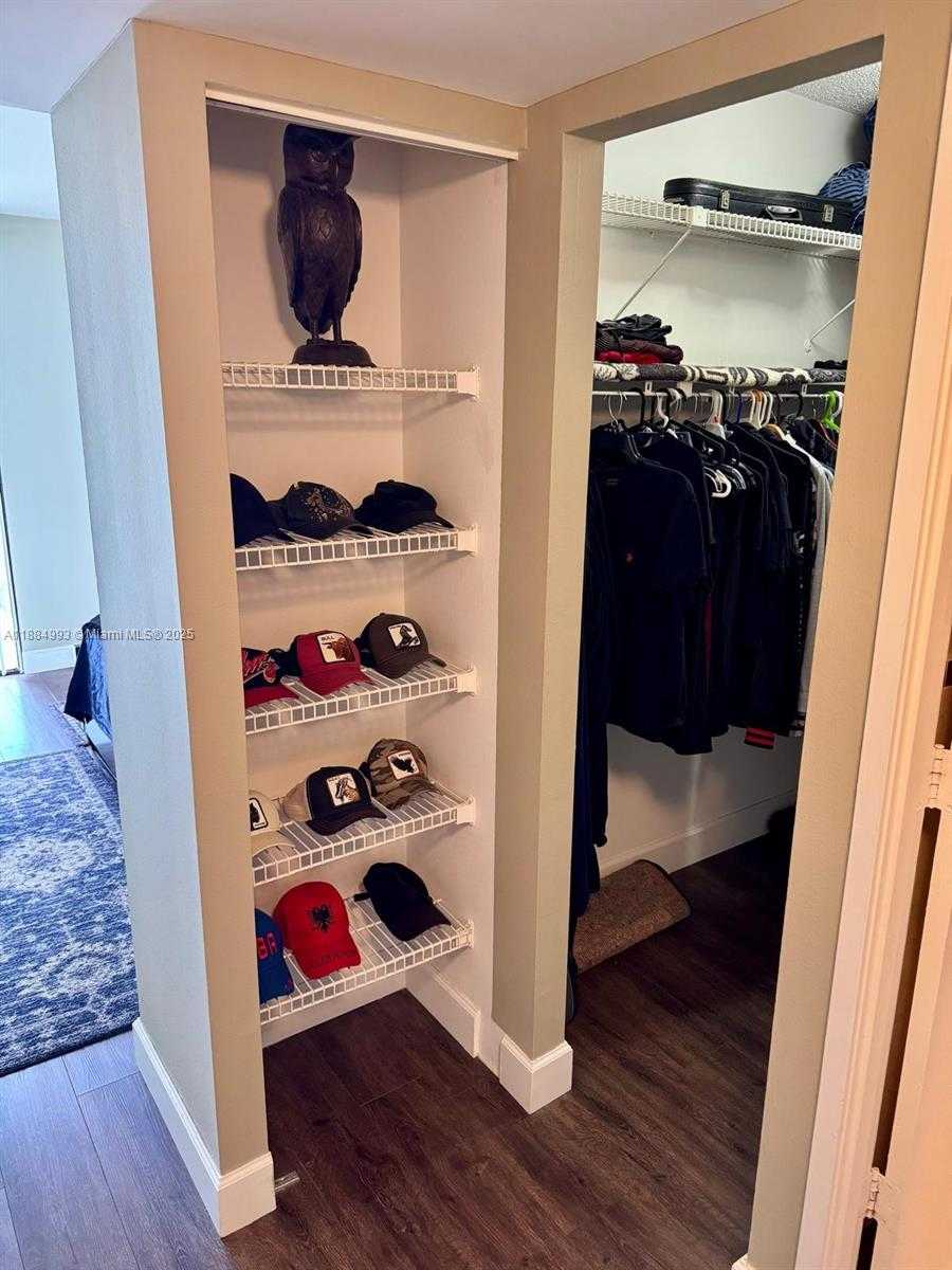 Small Image of 3701 NORTH COUNTRY CLUB DR #908, Aventura Number 15