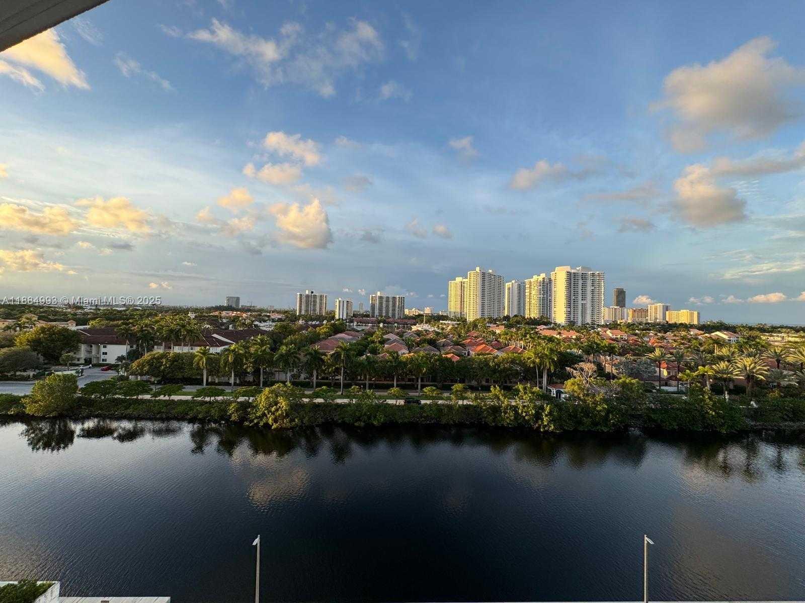 Small Image of 3701 NORTH COUNTRY CLUB DR #908, Aventura Number 2