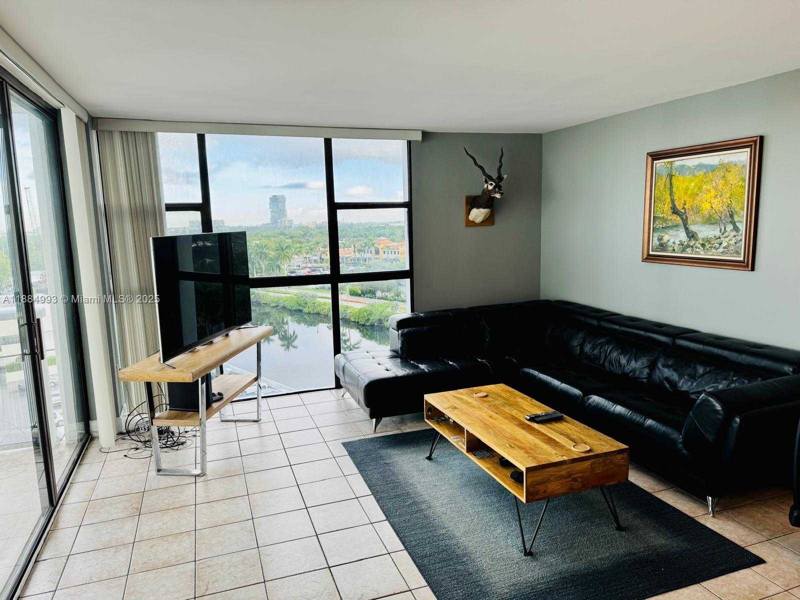 Small Image of 3701 NORTH COUNTRY CLUB DR #908, Aventura Number 4