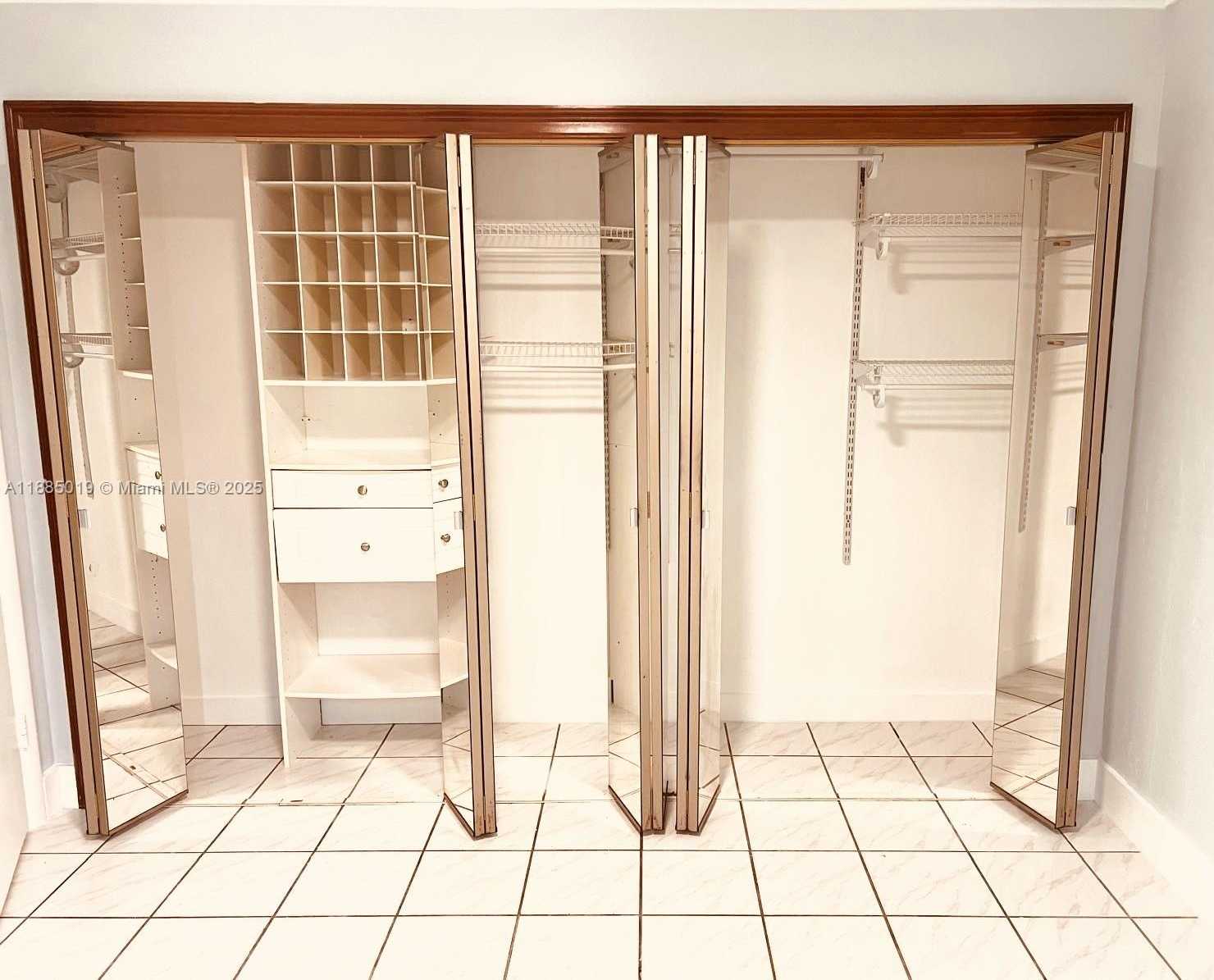 Small Image of 1575 WEST 53RD ST, Hialeah Number 12