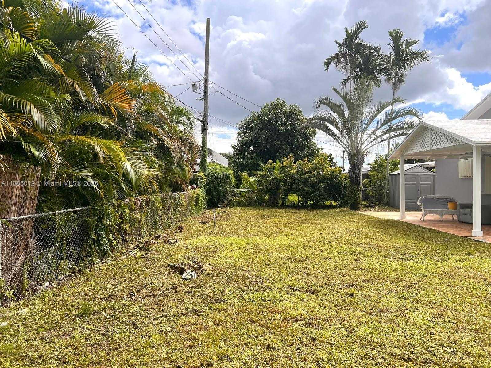 Small Image of 1575 WEST 53RD ST, Hialeah Number 15