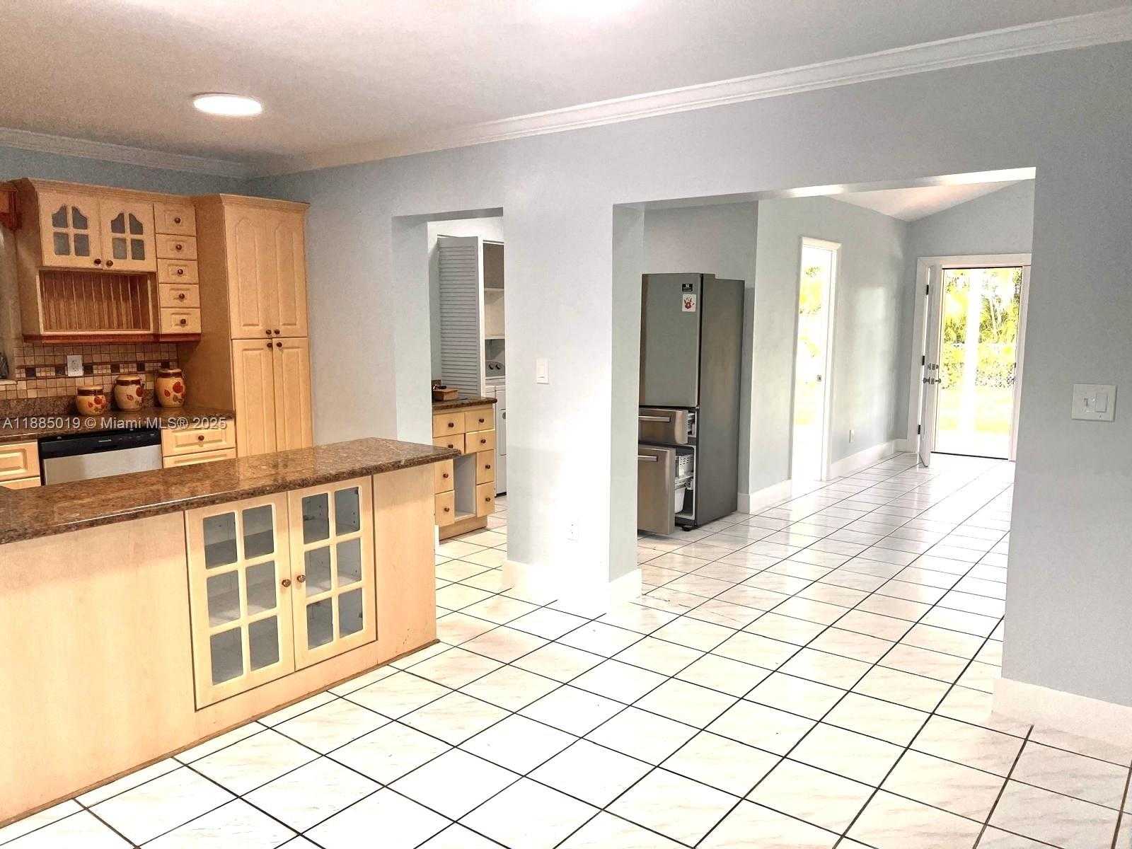 Small Image of 1575 WEST 53RD ST, Hialeah Number 4