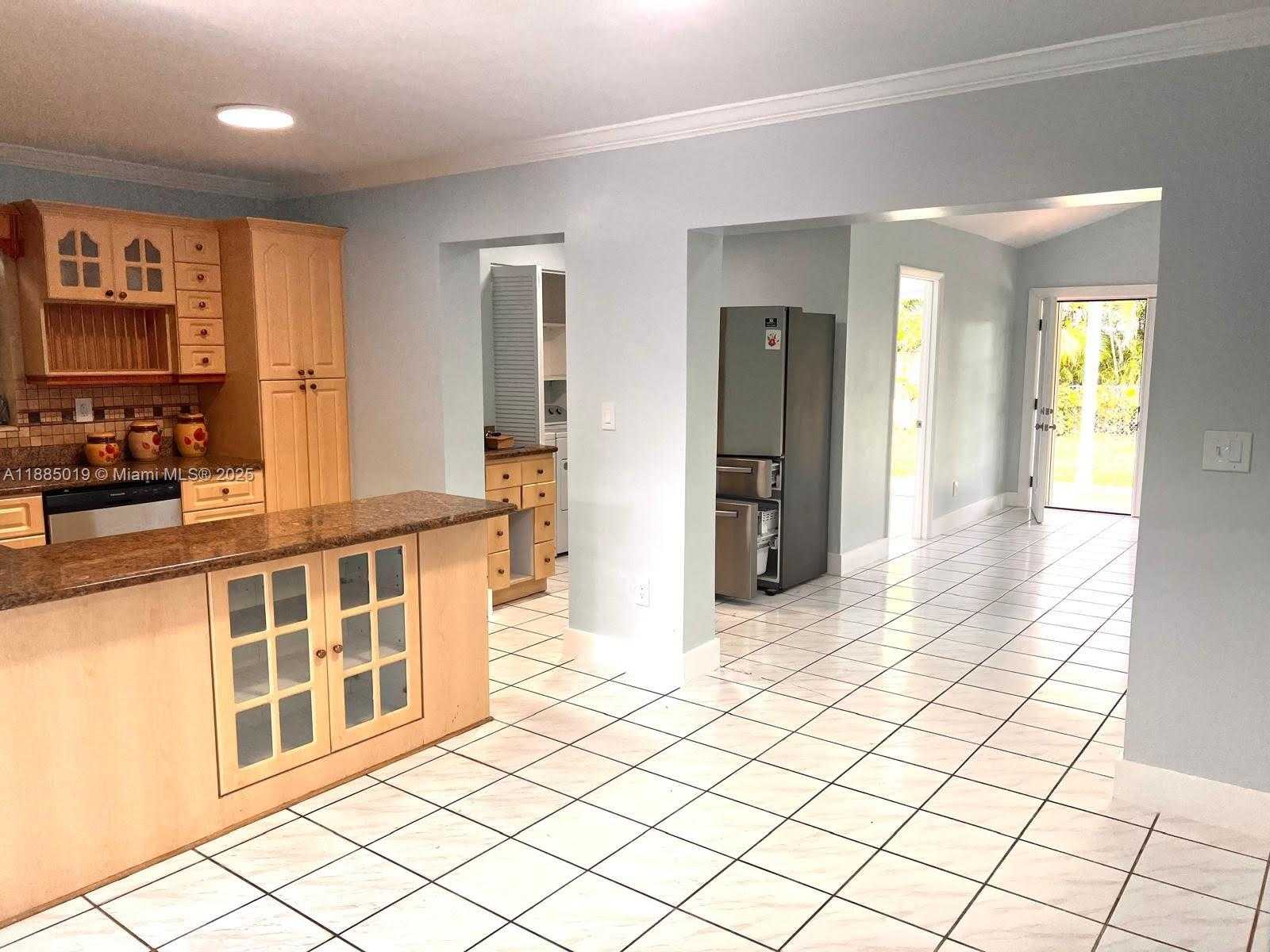 Small Image of 1575 WEST 53RD ST, Hialeah Number 5
