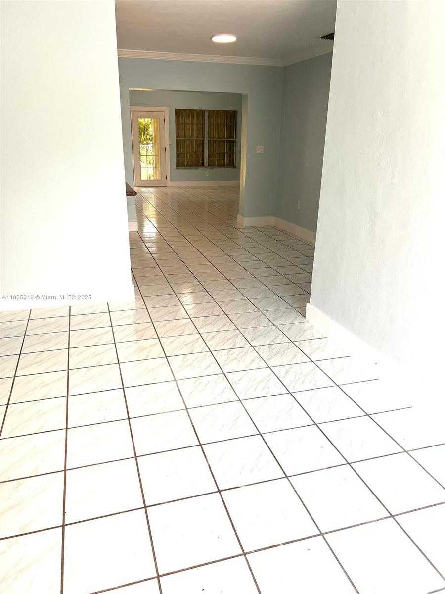 Small Image of 1575 WEST 53RD ST, Hialeah Number 9