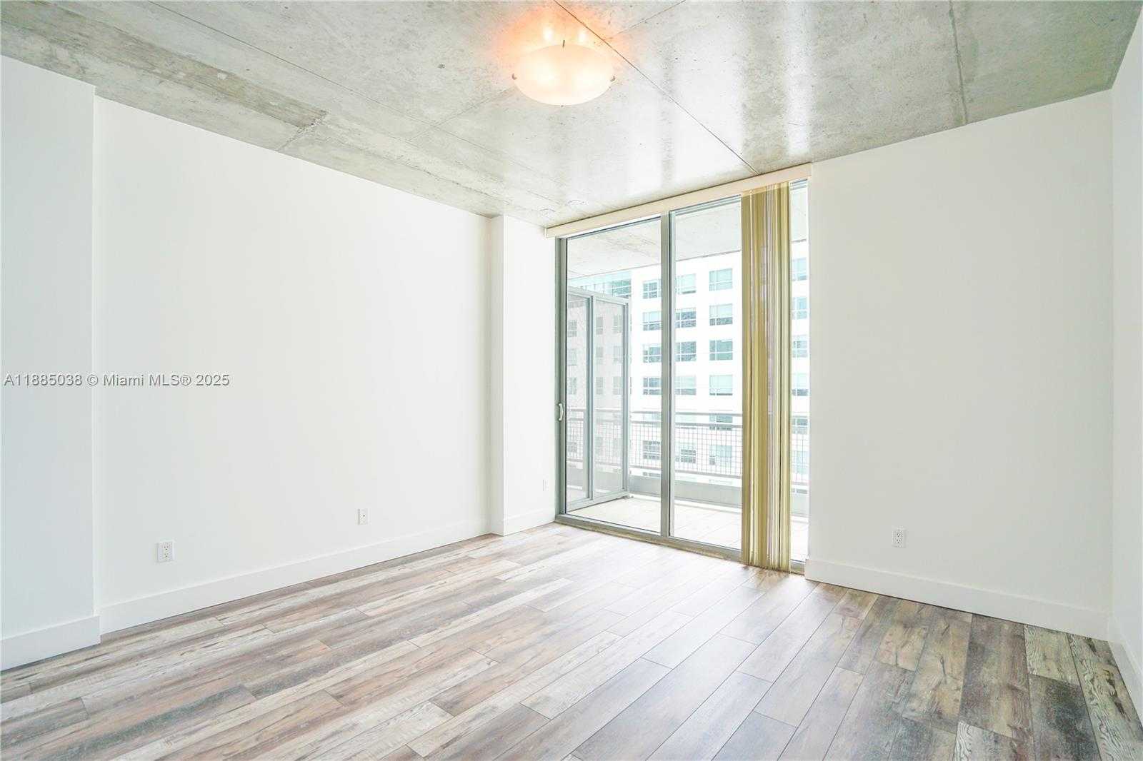 Small Image of 690 SOUTH WEST 1ST CT #2112, Miami Number 13