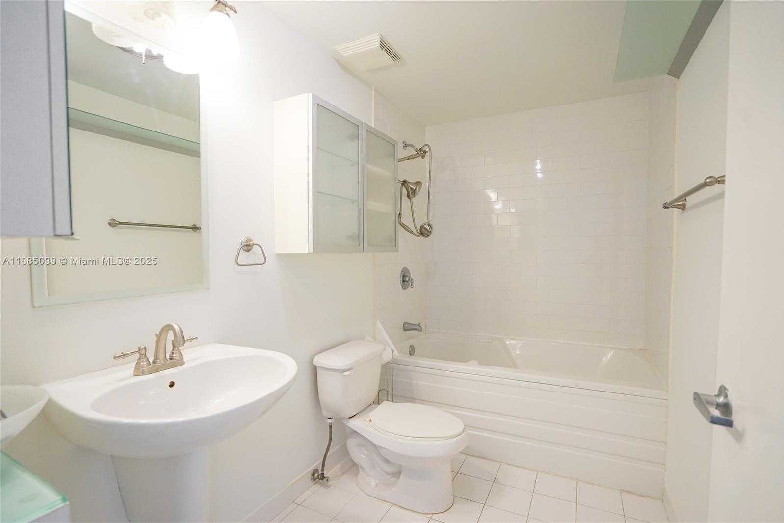 Small Image of 690 SOUTH WEST 1ST CT #2112, Miami Number 14