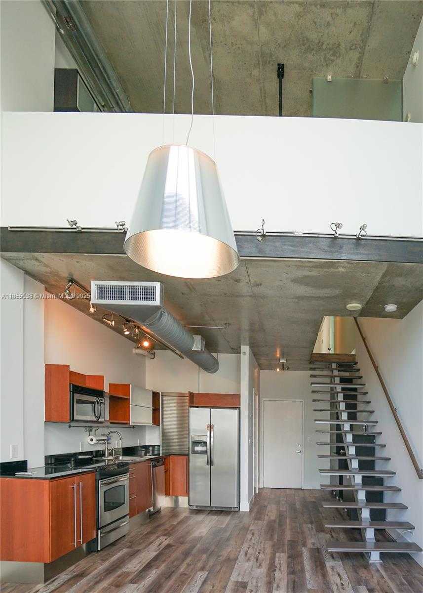 Small Image of 690 SOUTH WEST 1ST CT #2112, Miami Number 3