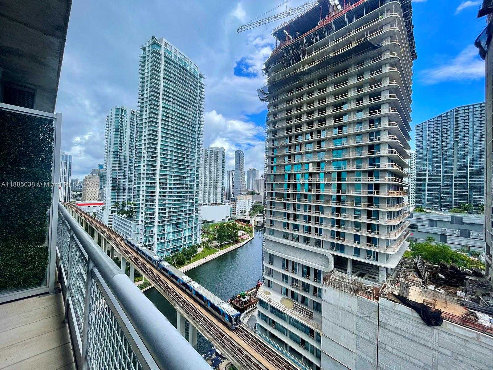 Small Image of 690 SOUTH WEST 1ST CT #2112, Miami Number 4