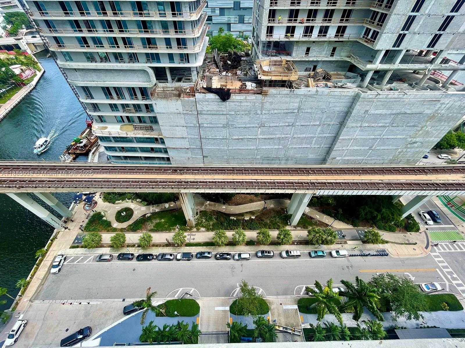 Small Image of 690 SOUTH WEST 1ST CT #2112, Miami Number 5