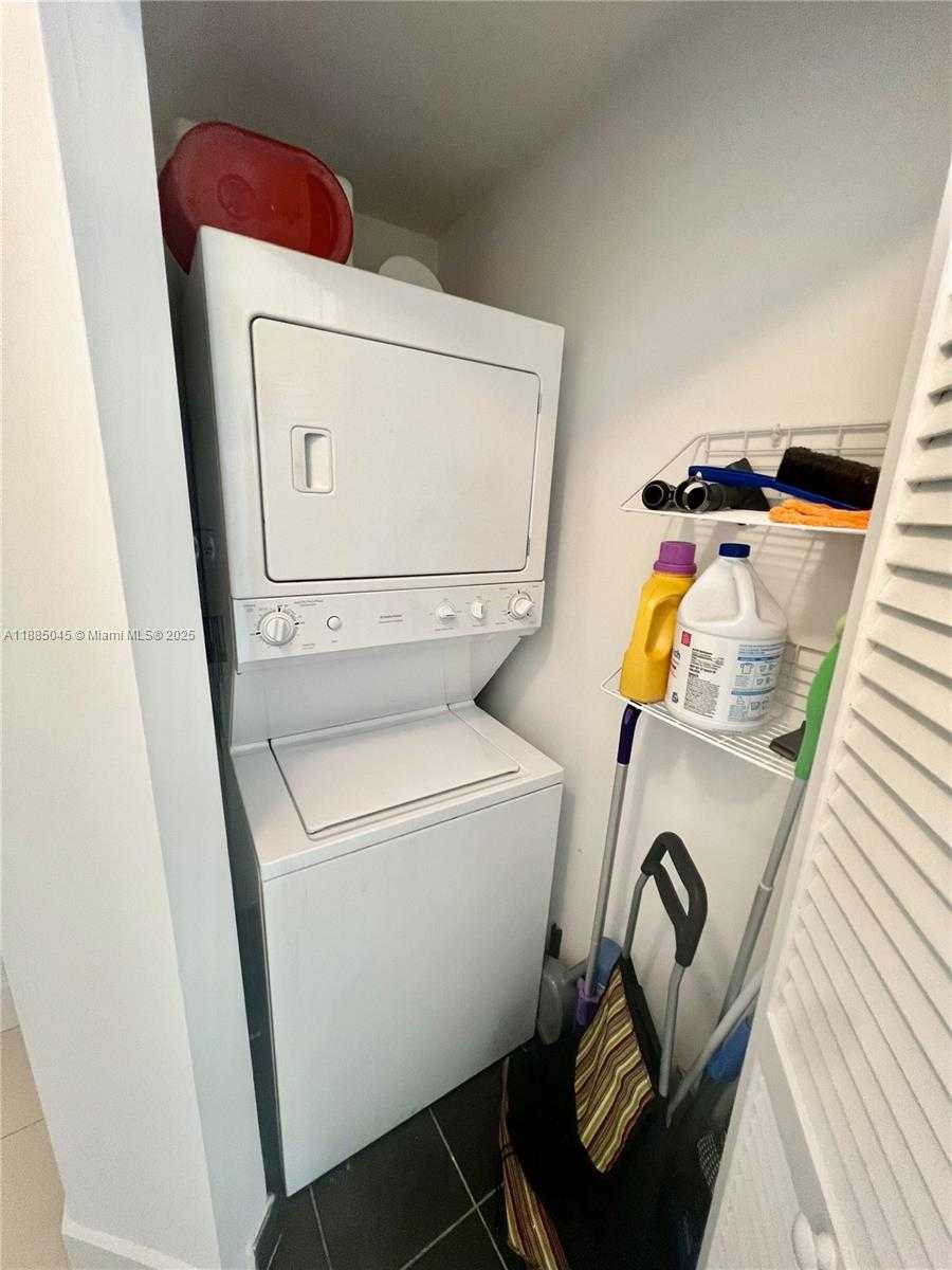 Small Image of 1111 SOUTH WEST 1ST AVE #1914, Miami Number 7