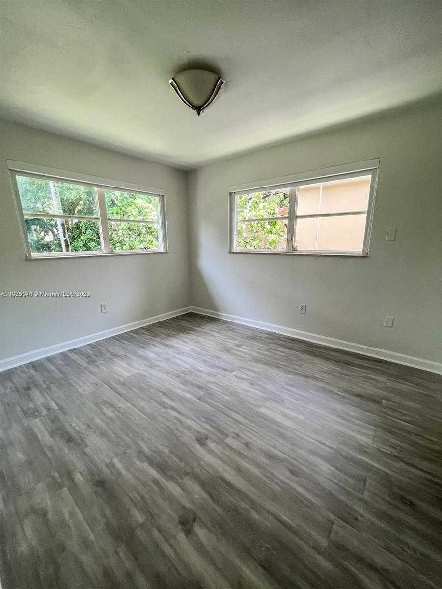 Small Image of 411 NORTH EAST 88TH ST, El Portal Number 6