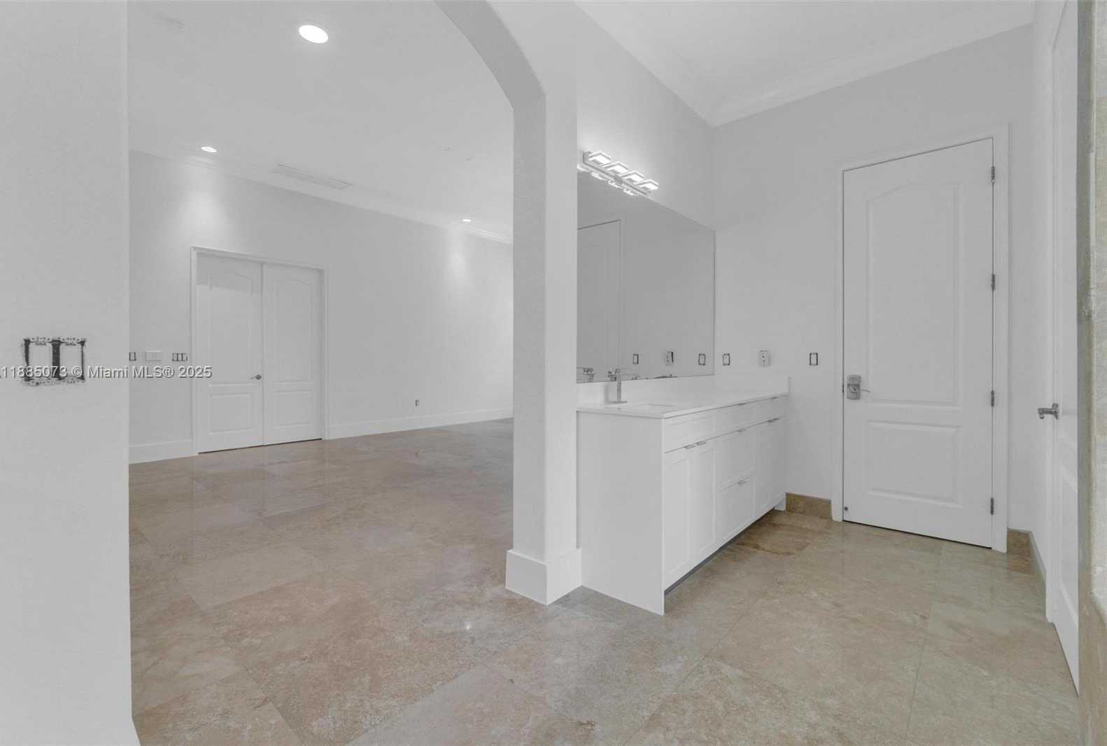 Small Image of 17910 SOUTH WEST 80TH AVE #17910, Palmetto Bay Number 16