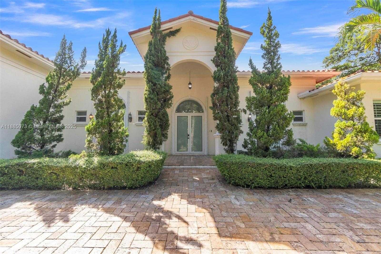 Small Image of 17910 SOUTH WEST 80TH AVE #17910, Palmetto Bay Number 2