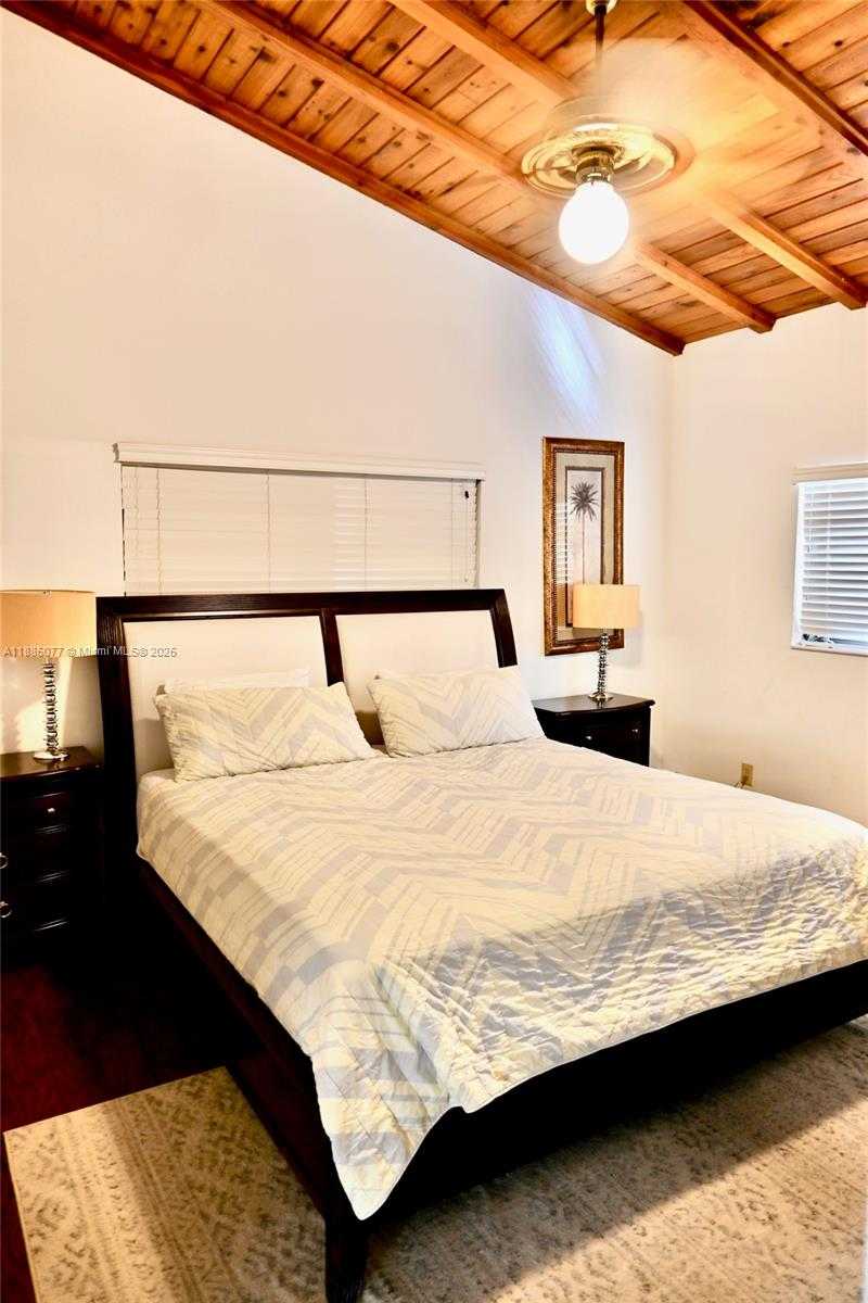 Small Image of 1104 WASHINGTON ST, Hollywood Number 13
