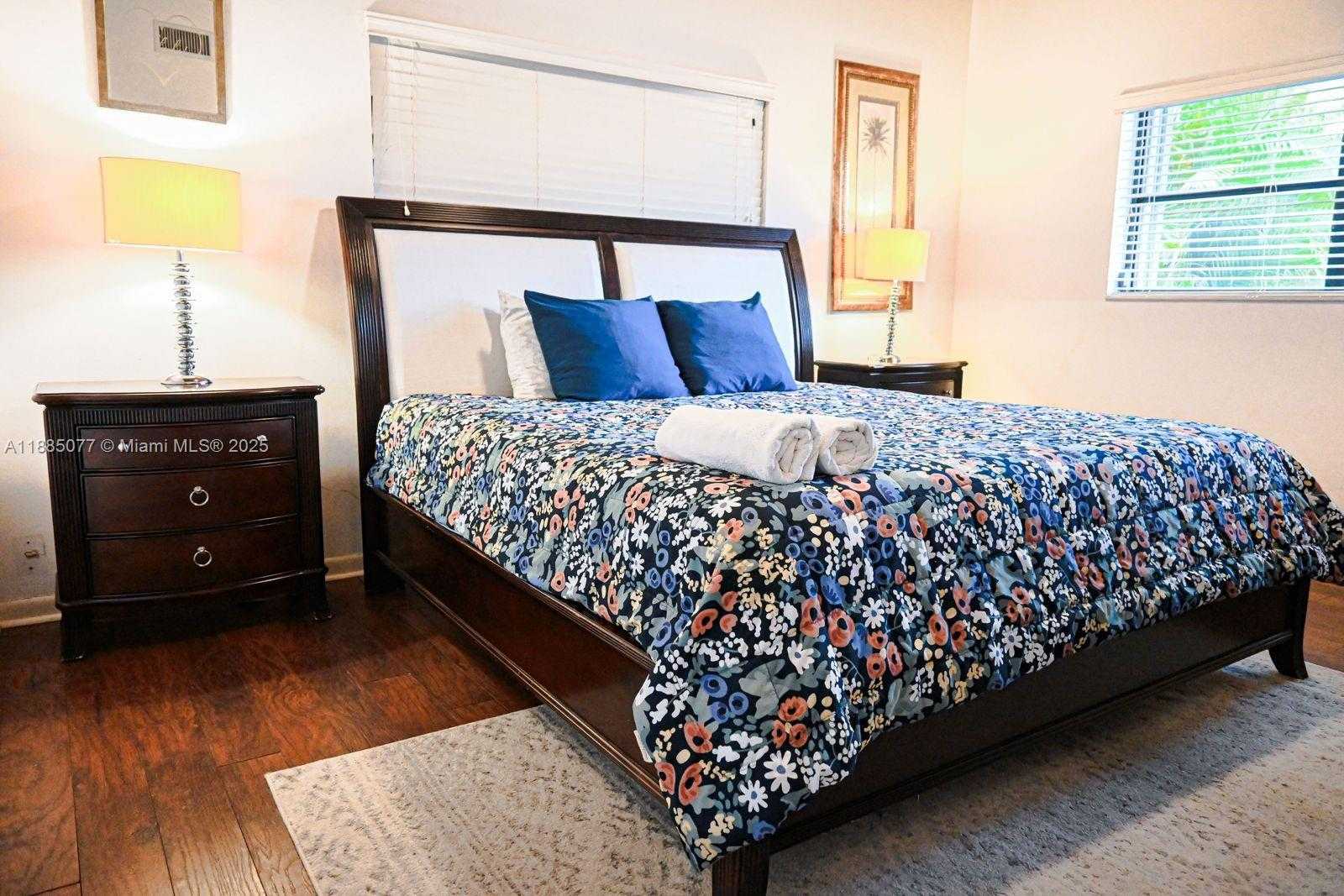 Small Image of 1104 WASHINGTON ST, Hollywood Number 15