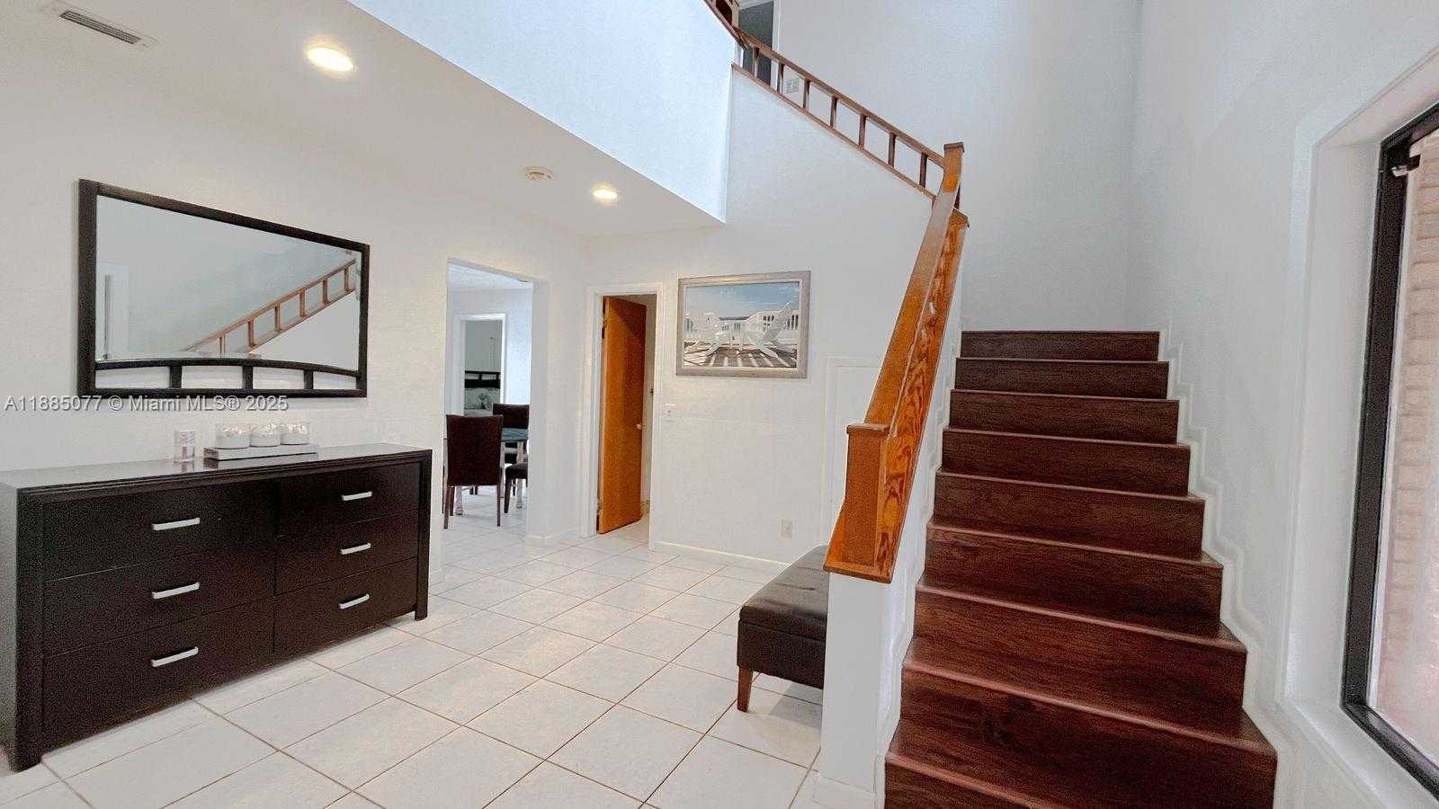 Small Image of 1104 WASHINGTON ST, Hollywood Number 17