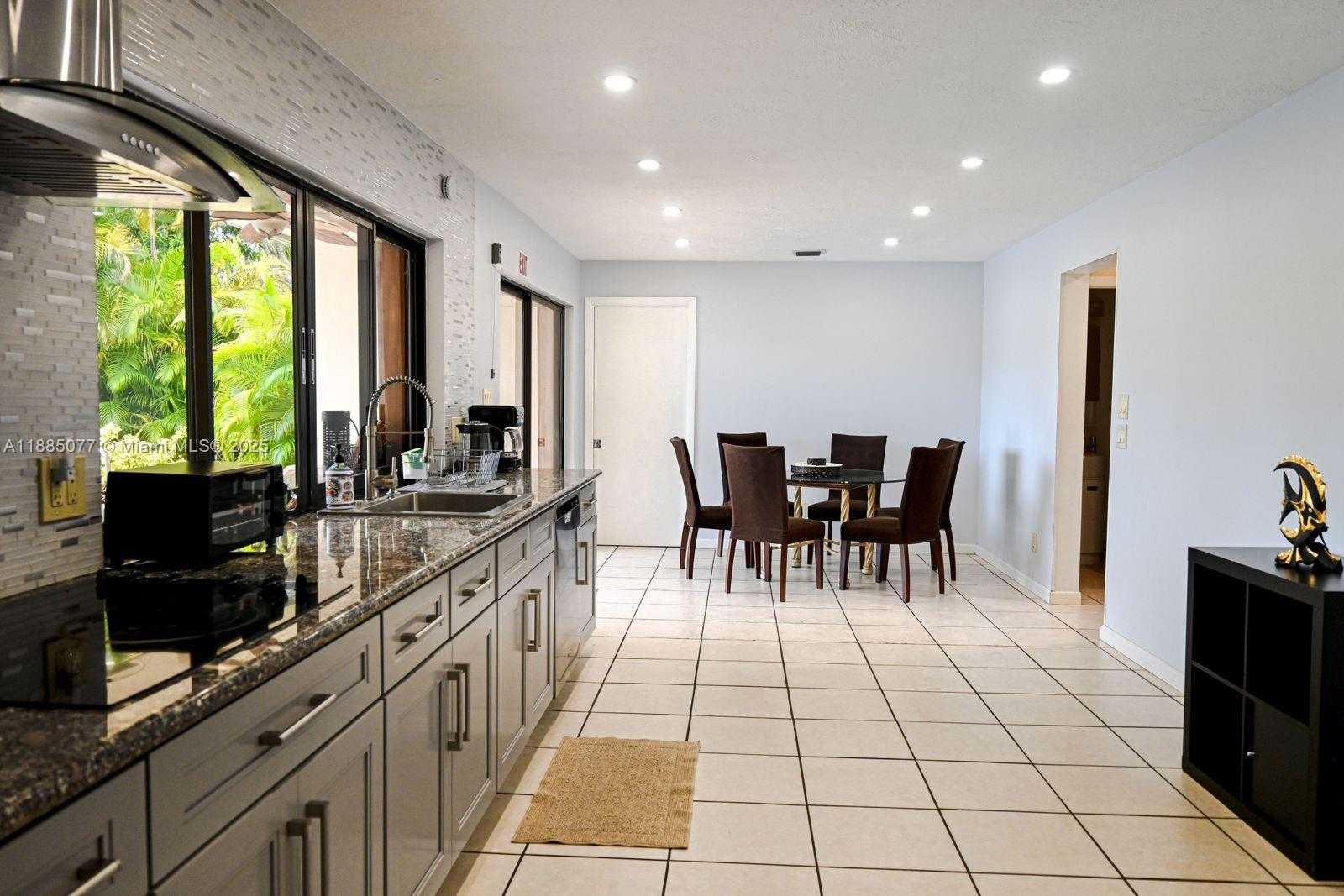 Small Image of 1104 WASHINGTON ST, Hollywood Number 19