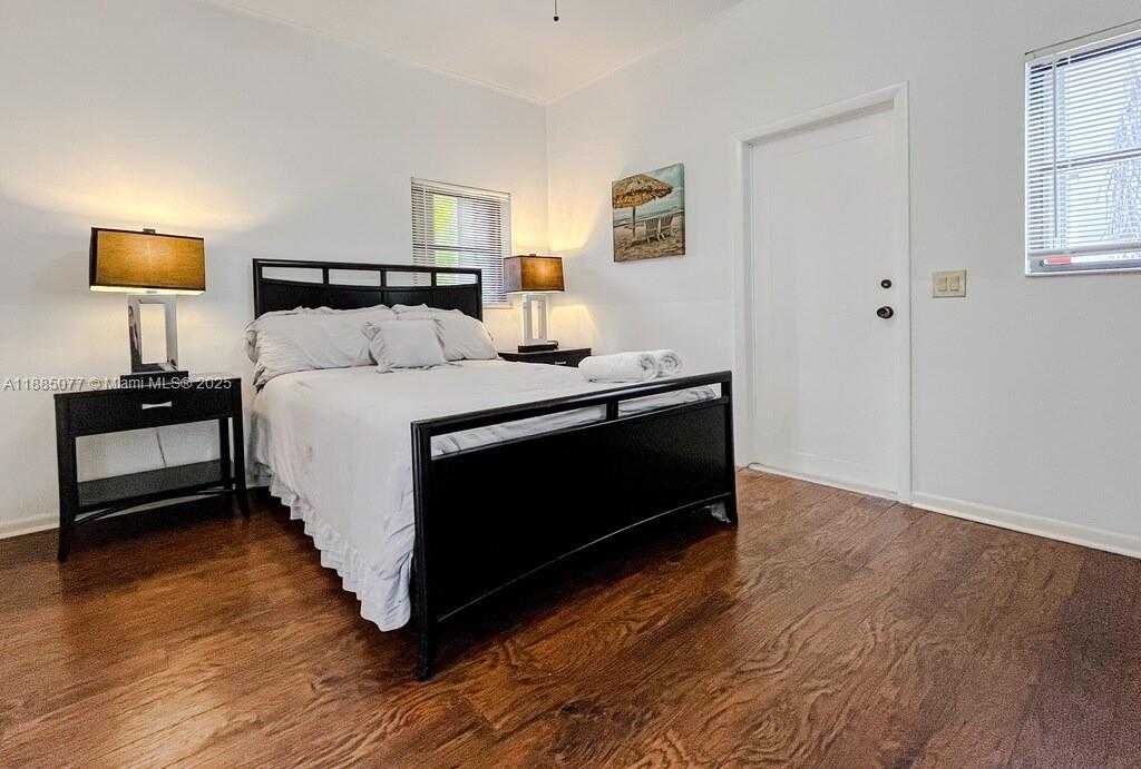 Small Image of 1104 WASHINGTON ST, Hollywood Number 8