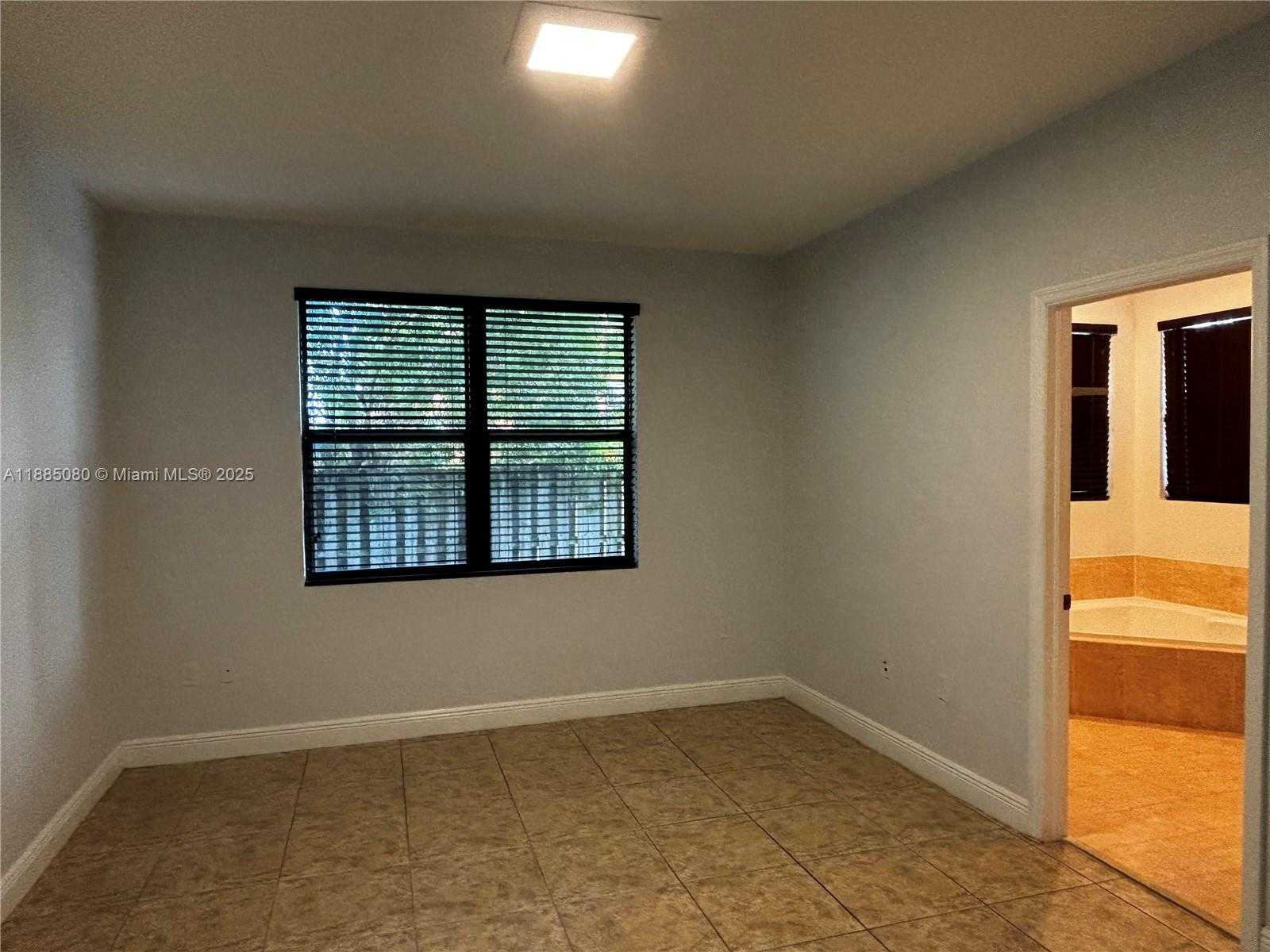 Small Image of 9780 NORTH WEST 8TH TER, Miami Number 13
