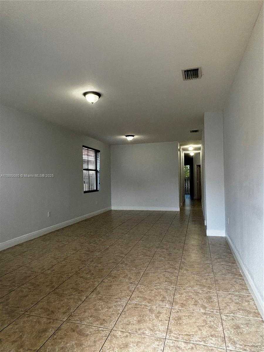 Small Image of 9780 NORTH WEST 8TH TER, Miami Number 3