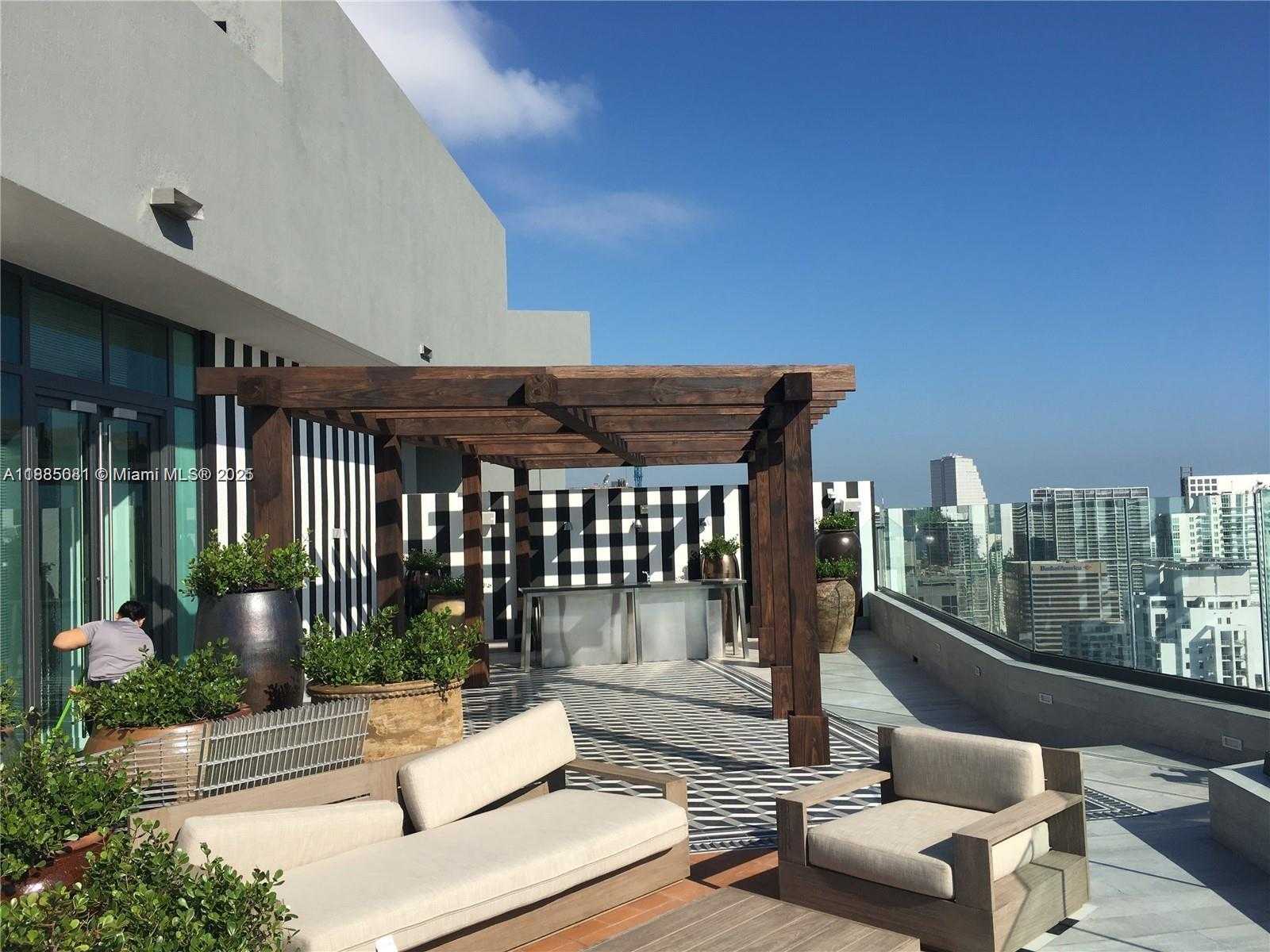 Small Image of 1300 SOUTH MIAMI AVE #4003, Miami Number 19