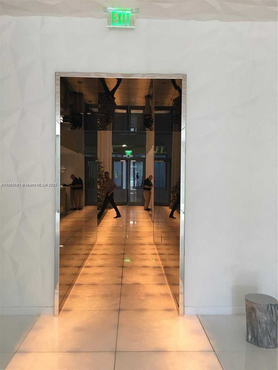 Small Image of 1300 SOUTH MIAMI AVE #4003, Miami Number 34