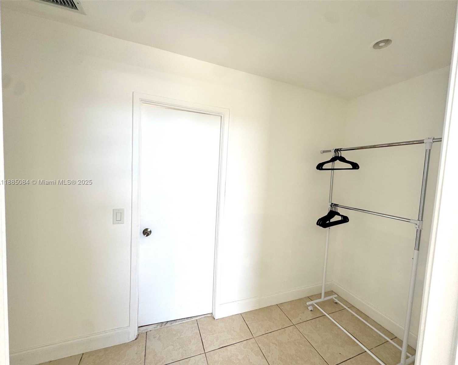 Small Image of 1351 NORTH EAST MIAMI GARDENS DR #1711E, Miami Number 7