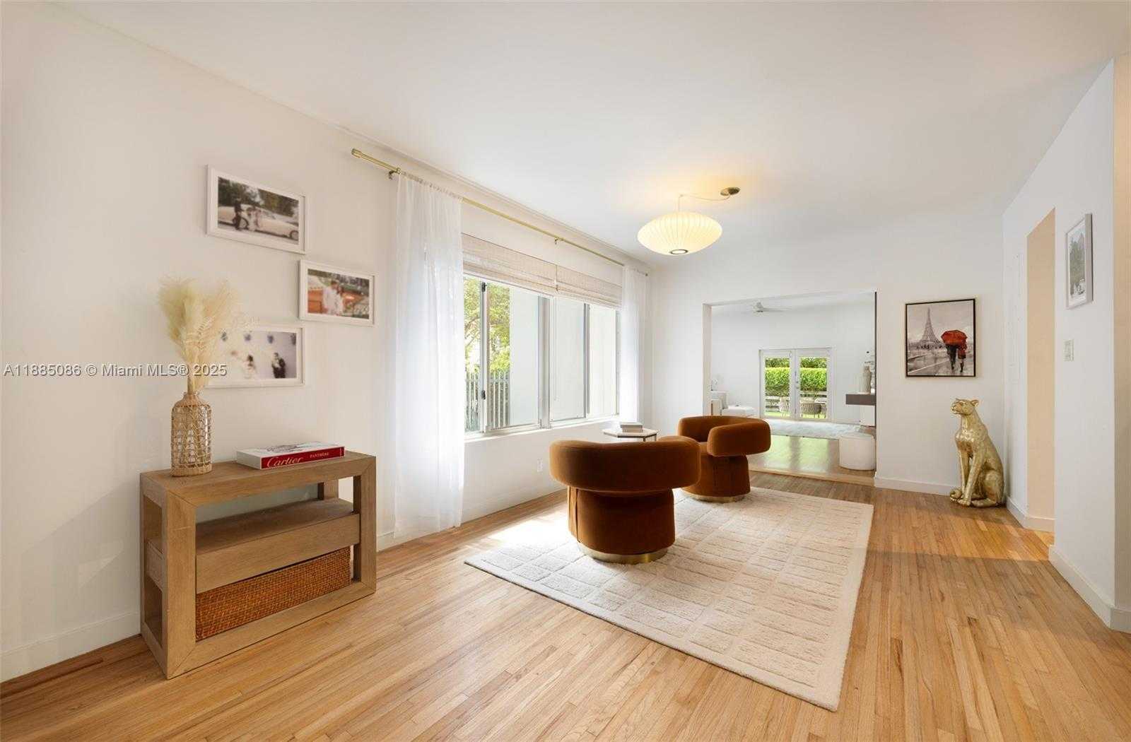 Small Image of 3894 MAIN HWY, Miami Number 8