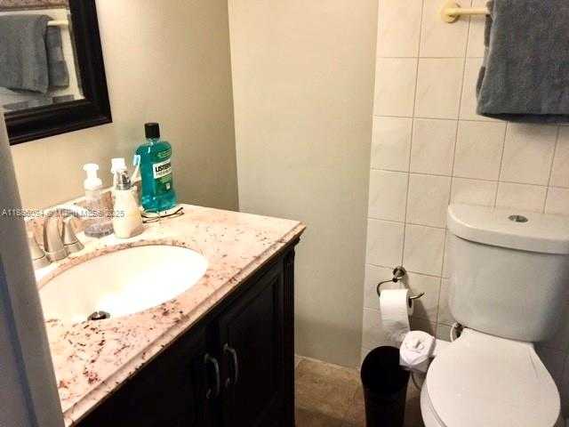 Small Image of 17560 ATLANTIC BLVD #214, Sunny Isles Beach Number 21