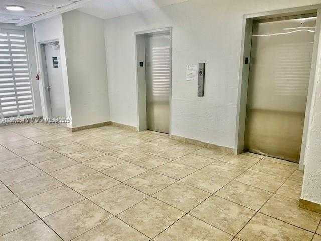 Small Image of 17560 ATLANTIC BLVD #214, Sunny Isles Beach Number 4