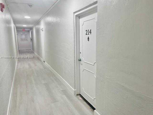 Small Image of 17560 ATLANTIC BLVD #214, Sunny Isles Beach Number 6