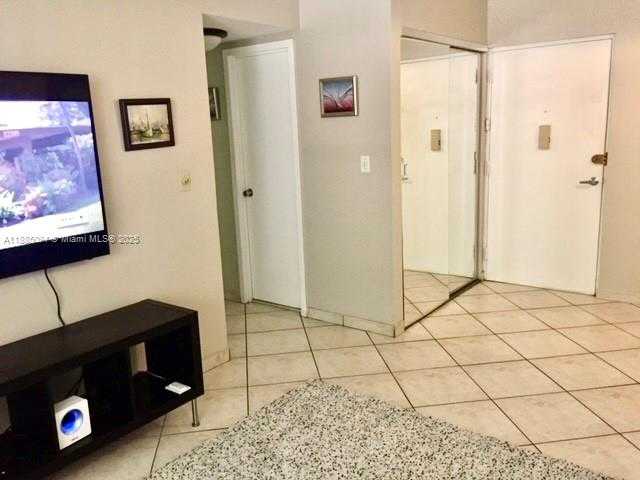 Small Image of 17560 ATLANTIC BLVD #214, Sunny Isles Beach Number 8