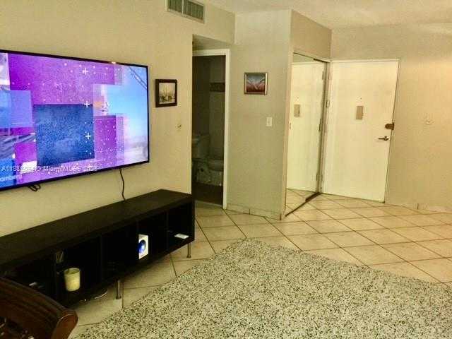Small Image of 17560 ATLANTIC BLVD #214, Sunny Isles Beach Number 9