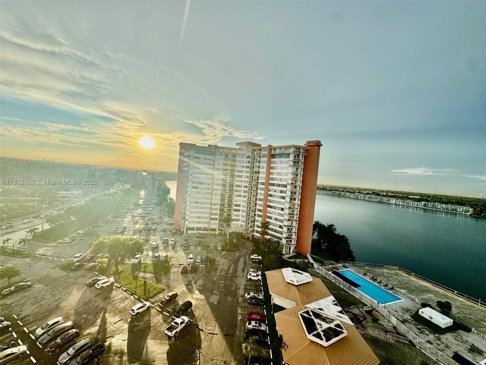 Small Image of 1351 NORTH EAST MIAMI GARDENS DR #1201E, Miami Number 2