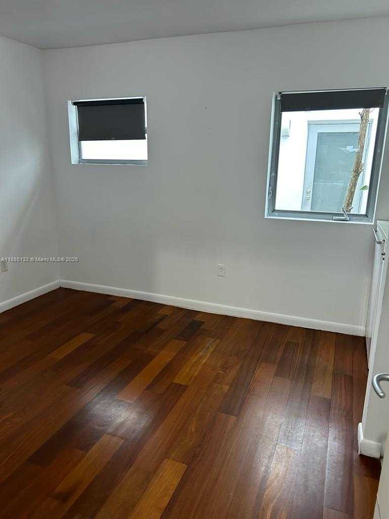 Small Image of 1560 PENNSYLVANIA AVE #211, Miami Beach Number 3