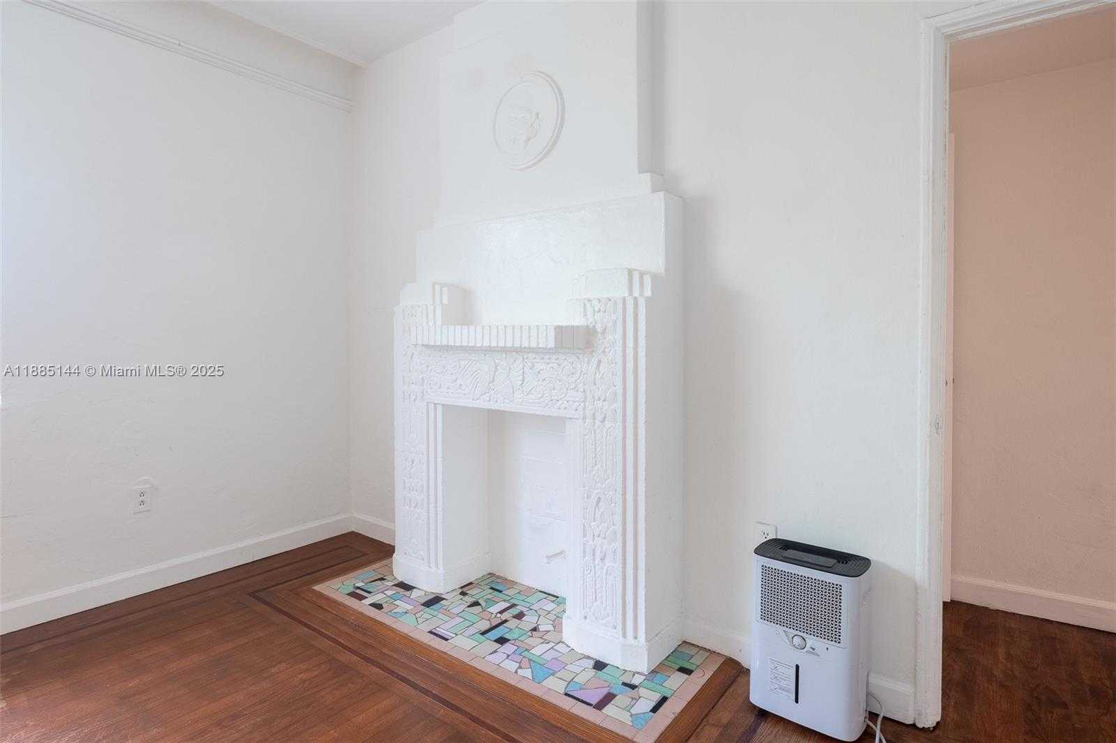 Small Image of 1610 PENNSYLVANIA AVE #2, Miami Beach Number 3