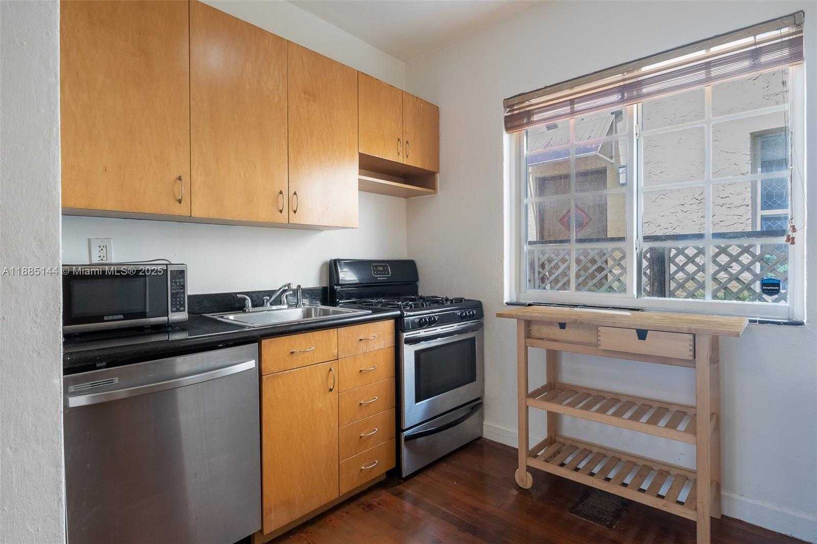 Small Image of 1610 PENNSYLVANIA AVE #2, Miami Beach Number 6