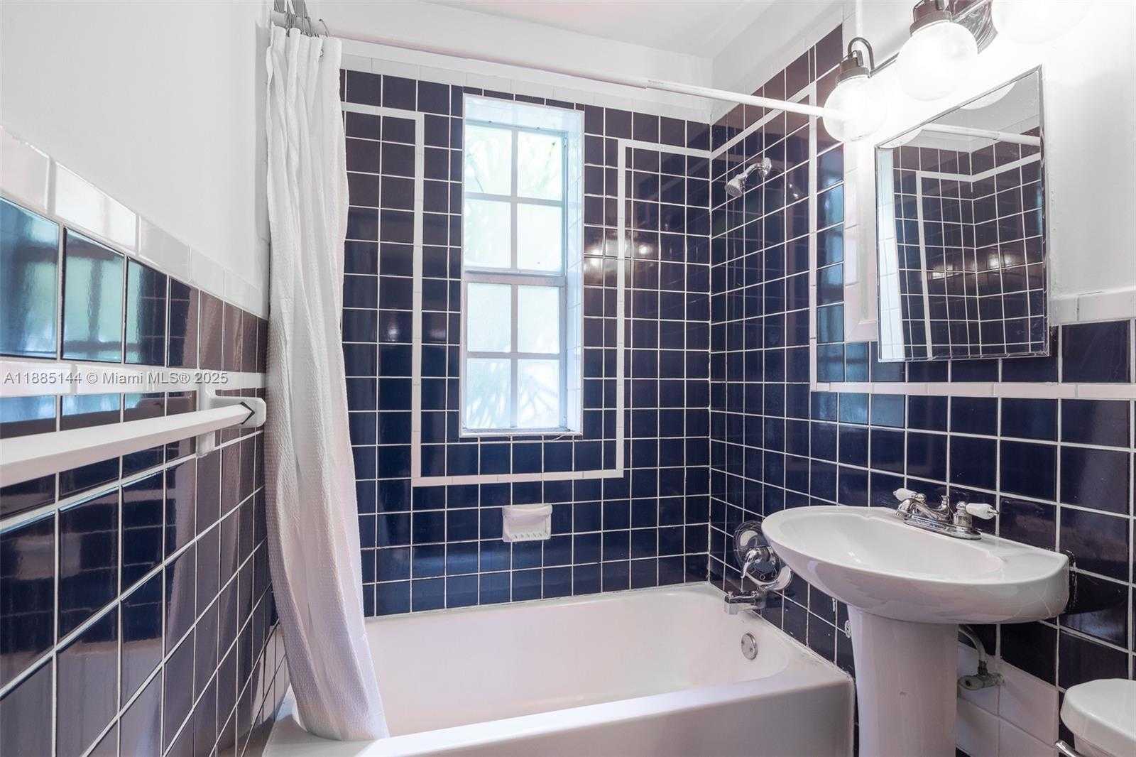 Small Image of 1610 PENNSYLVANIA AVE #2, Miami Beach Number 8