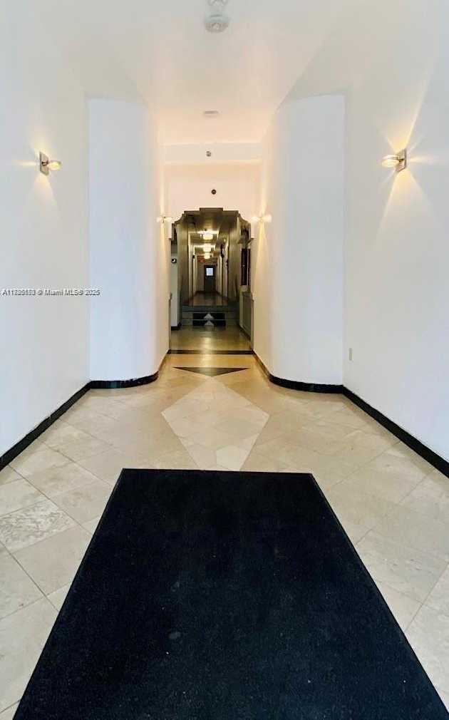 Small Image of 3710 COLLINS AVE #N-200, Miami Beach Number 2