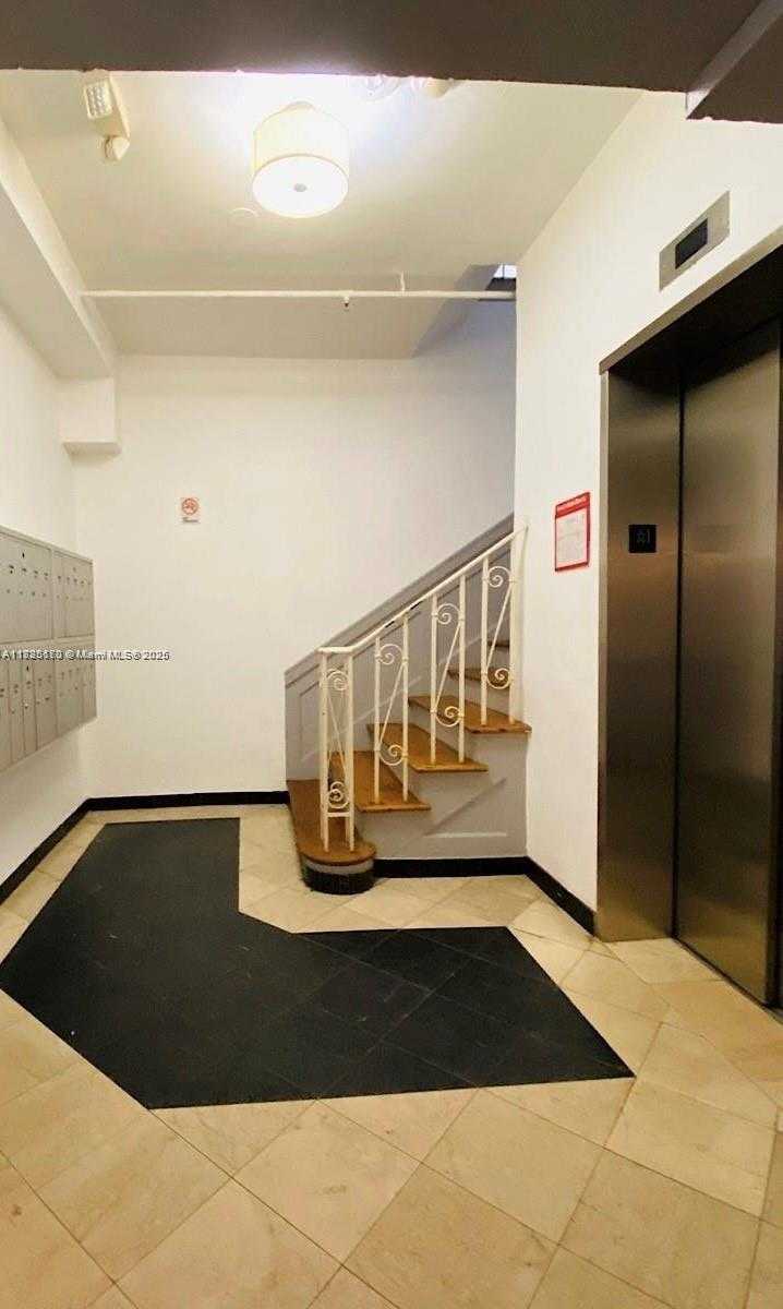 Small Image of 3710 COLLINS AVE #N-200, Miami Beach Number 3