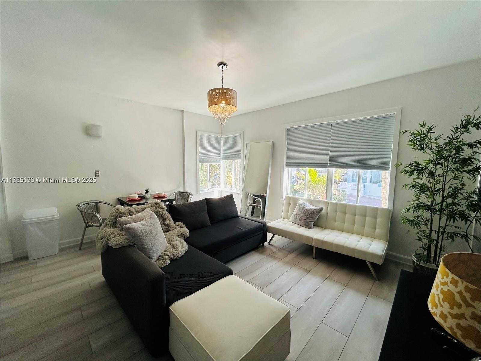 Small Image of 3710 COLLINS AVE #N-200, Miami Beach Number 5