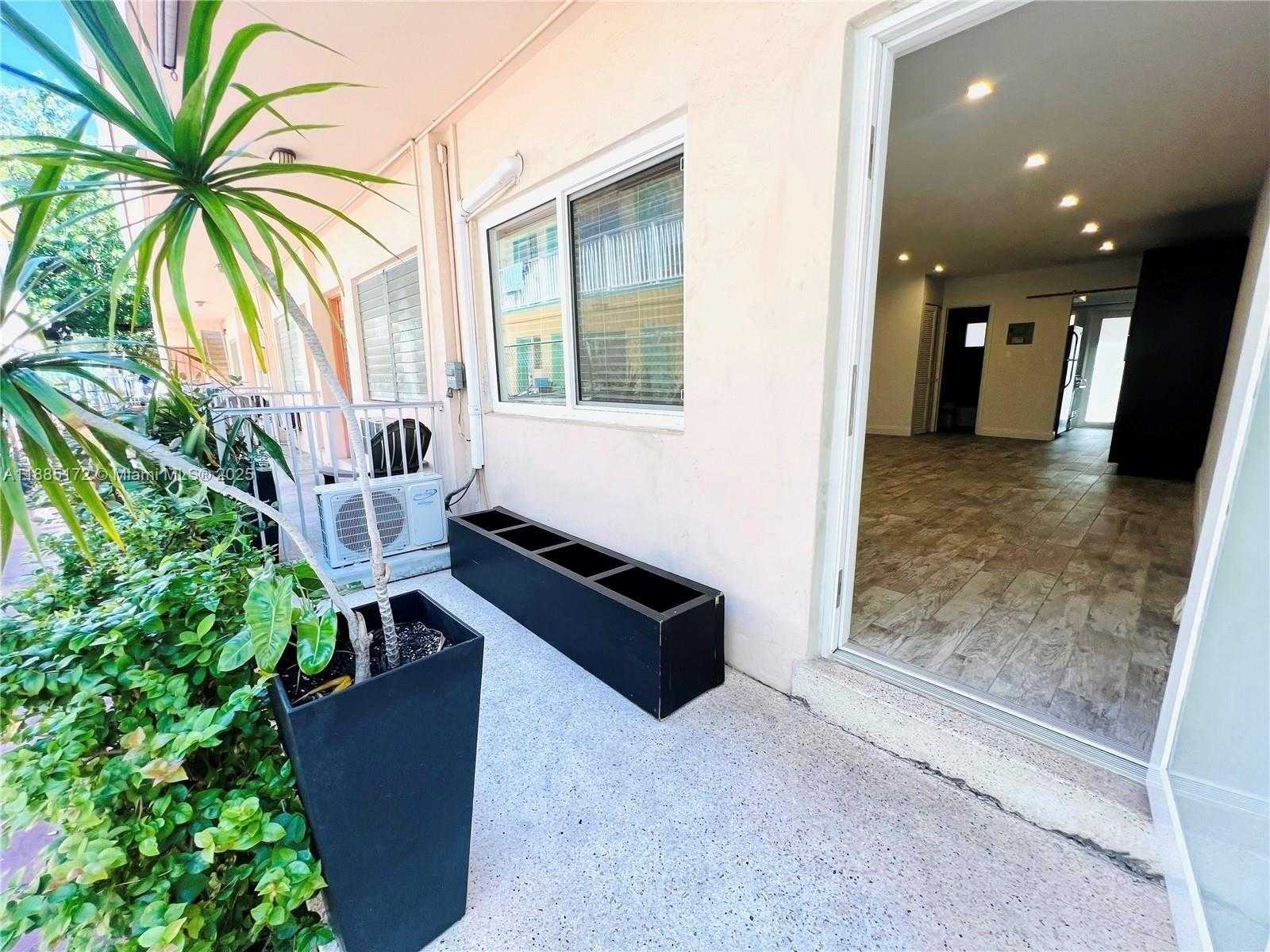 Small Image of 644 MERIDIAN AVE #6, Miami Beach Number 2