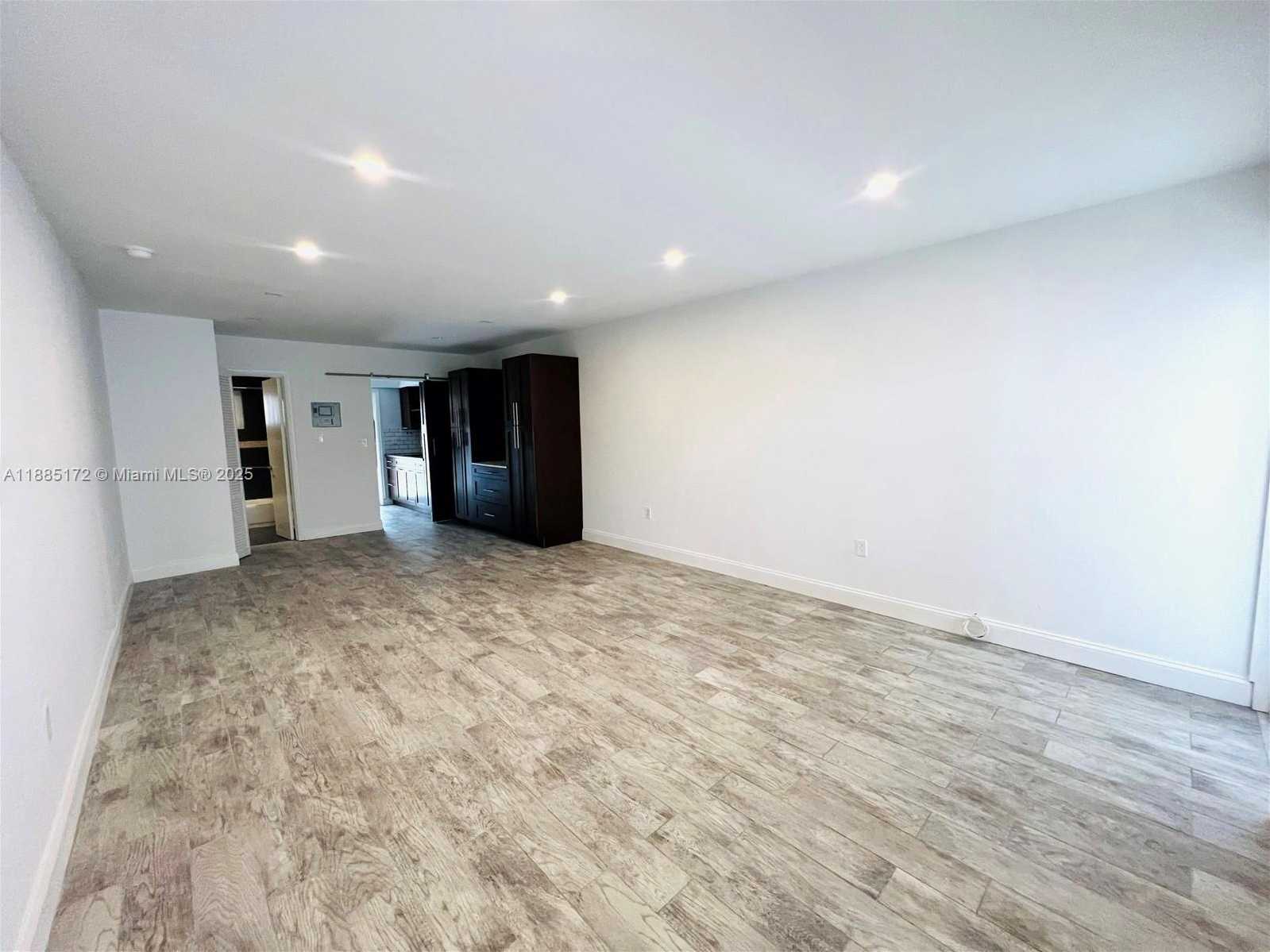 Small Image of 644 MERIDIAN AVE #6, Miami Beach Number 3