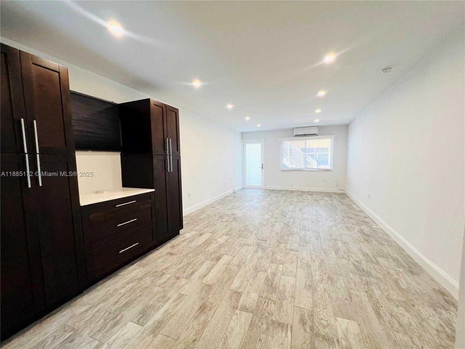 Small Image of 644 MERIDIAN AVE #6, Miami Beach Number 4