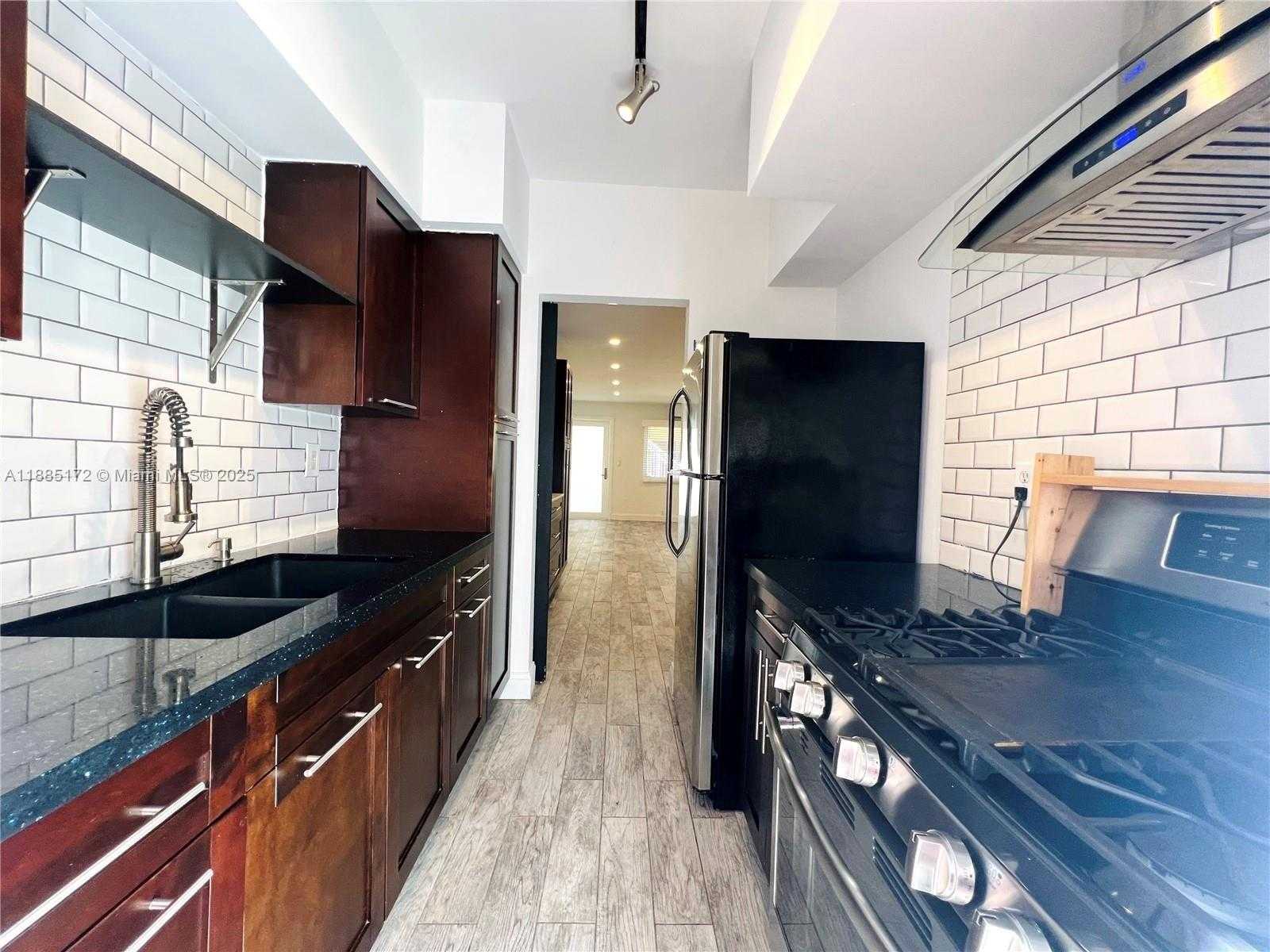 Small Image of 644 MERIDIAN AVE #6, Miami Beach Number 8