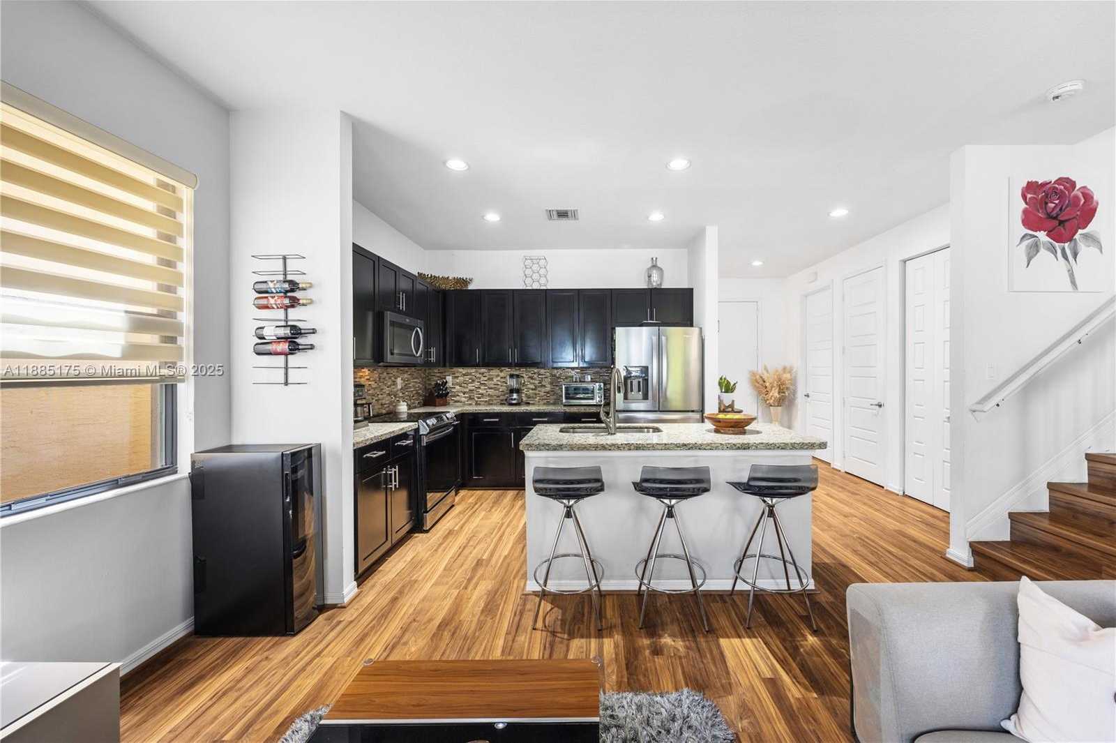 Small Image of 639 NORTH EAST 193RD ST, Miami Number 11