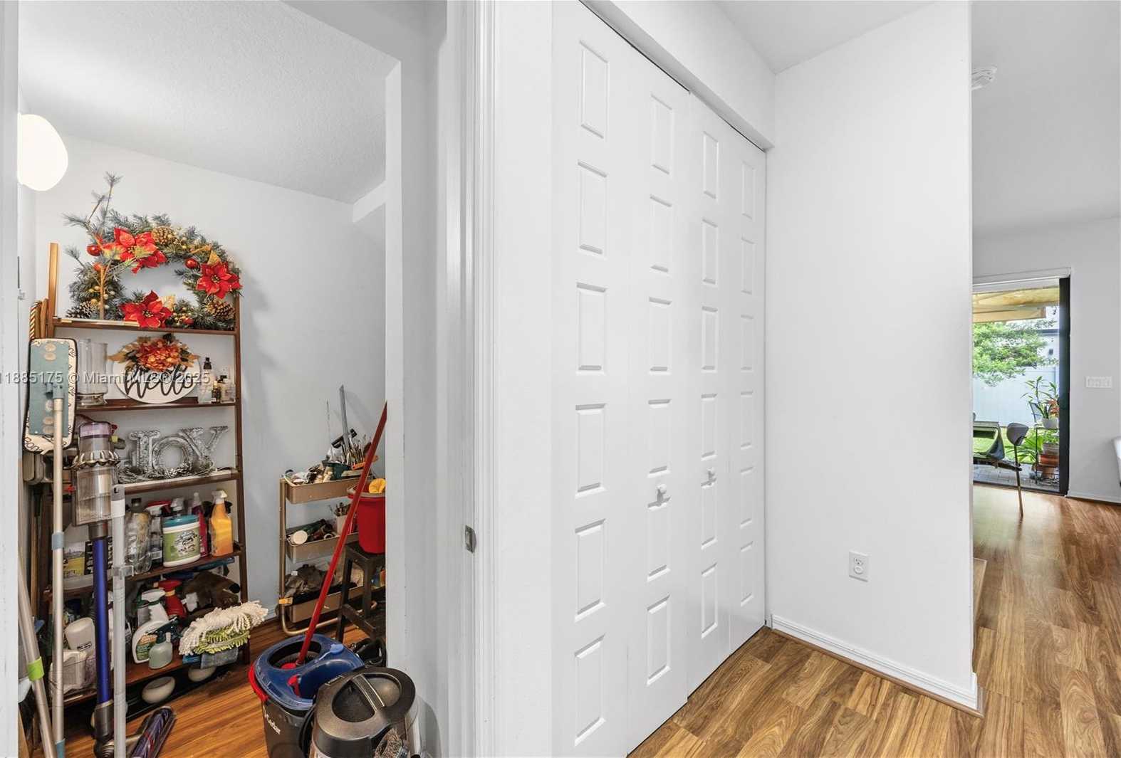 Small Image of 639 NORTH EAST 193RD ST, Miami Number 19