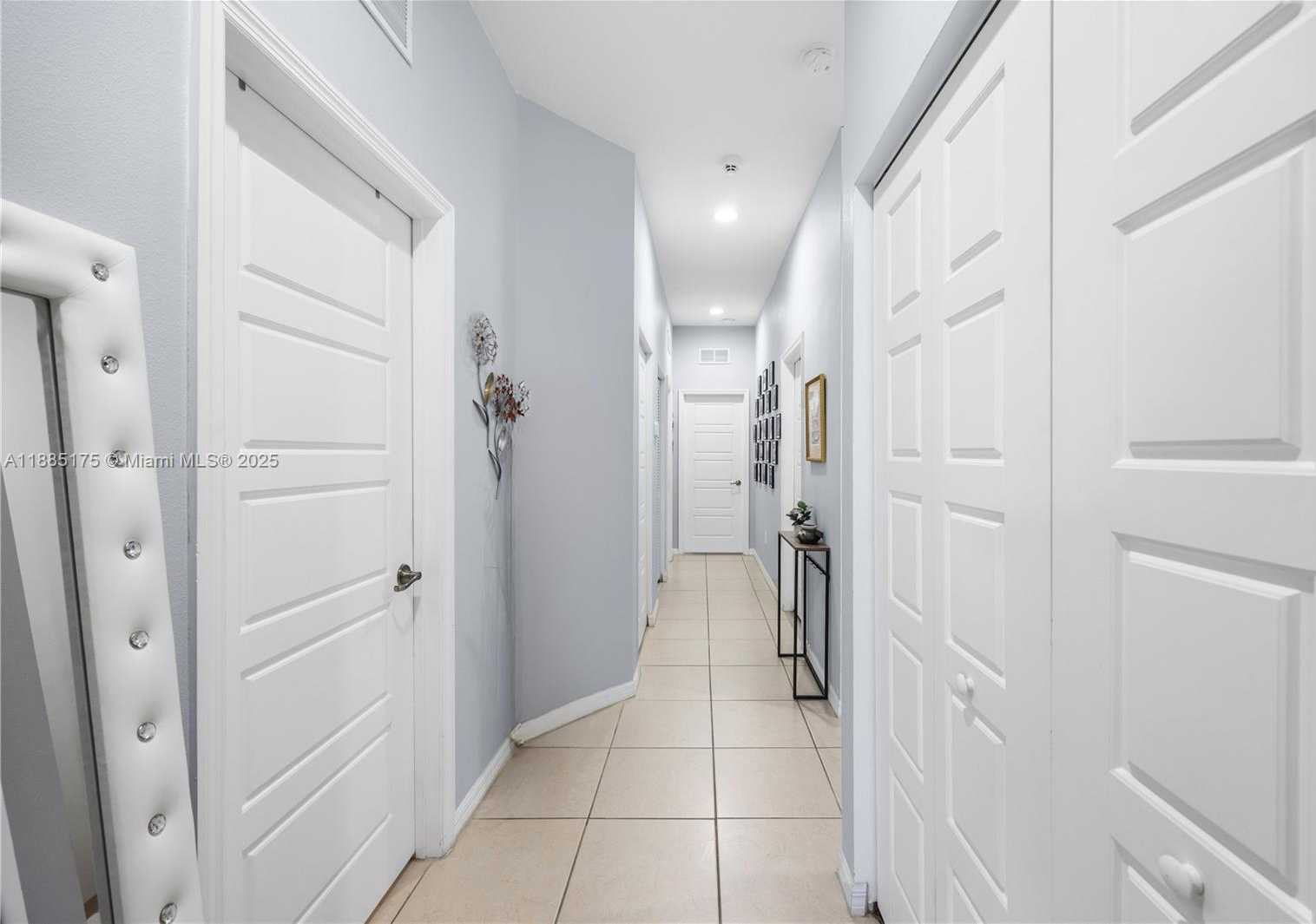 Small Image of 639 NORTH EAST 193RD ST, Miami Number 21