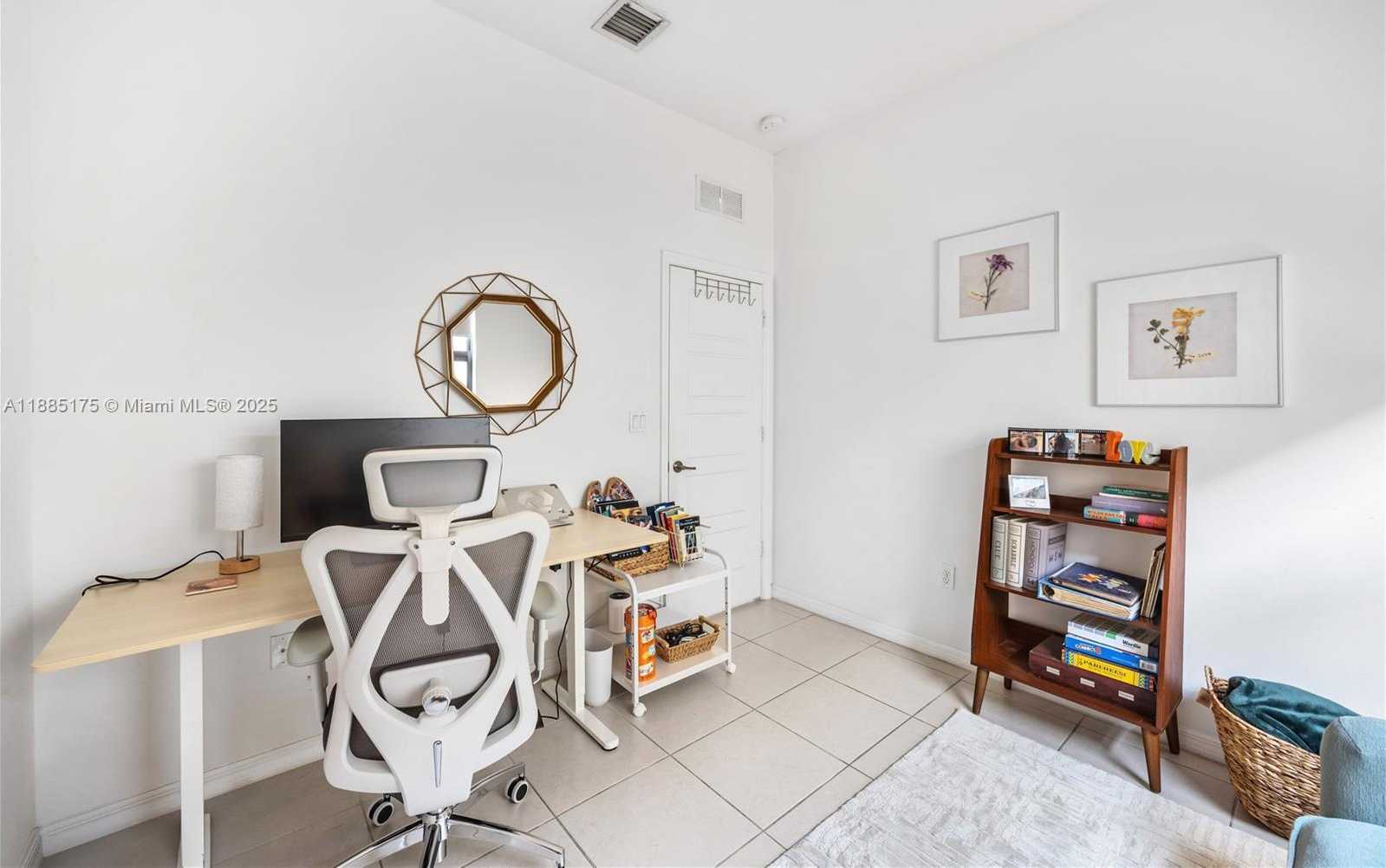 Small Image of 639 NORTH EAST 193RD ST, Miami Number 33